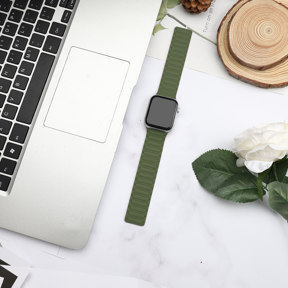 magnetic Watch Strap for Apple Watch 41 45 49mm silicon band Bracelet for Watch Series 8 7 6 SE Ultra 2 IW010