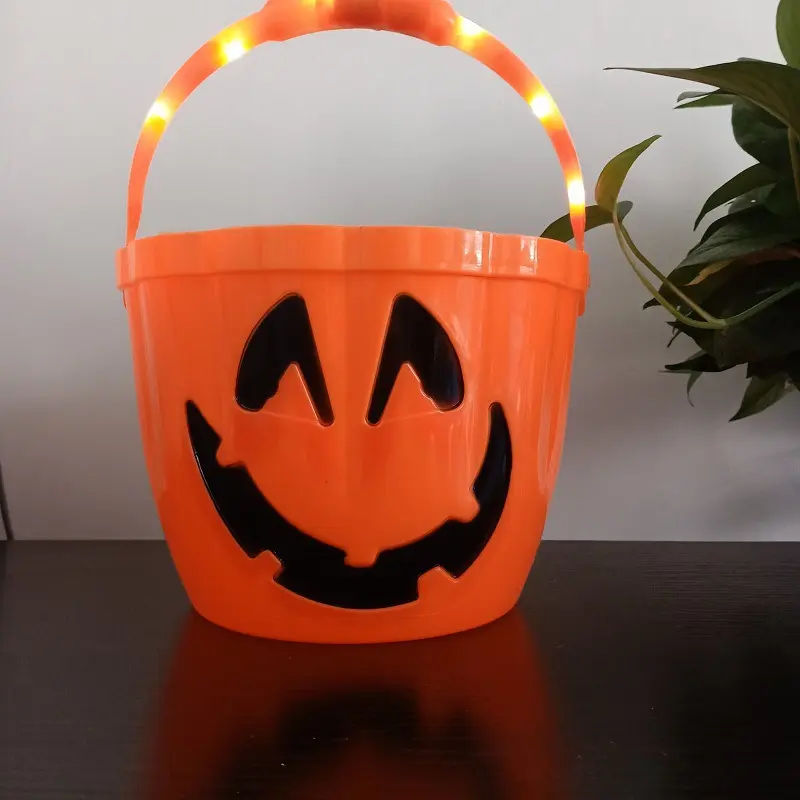 Halloween Decor Treat Bucket Led Flash Pumpkin Bucket Light up Portable Plastic Pumpkin Barrels Candy Bucket For Kids