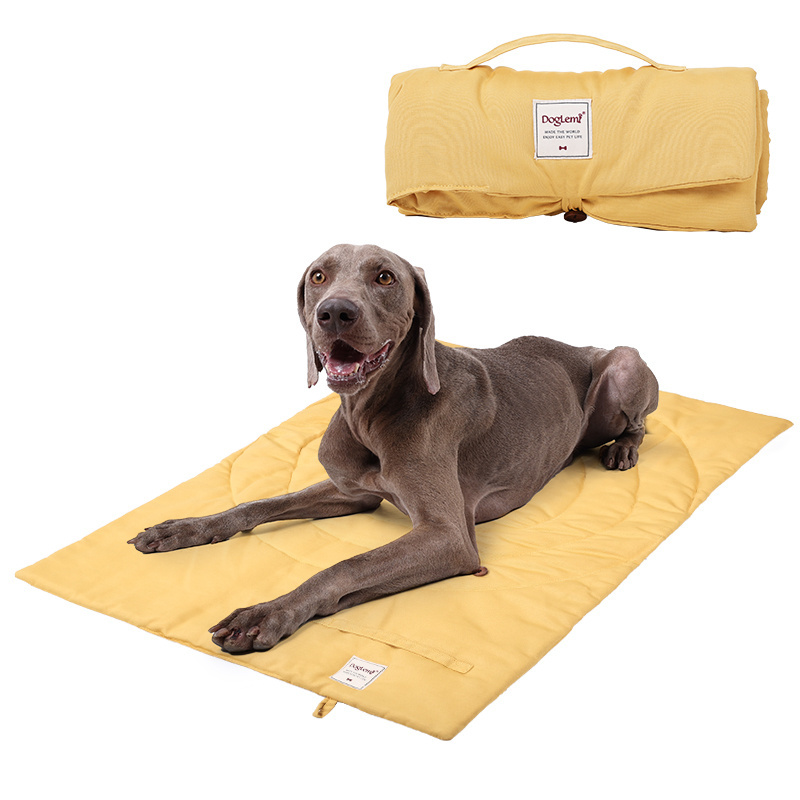 Custom Outdoor Portable Large Pet Dog Travel Mat with Handle Rollup Pet Camping Gear Travel Bed Accessories