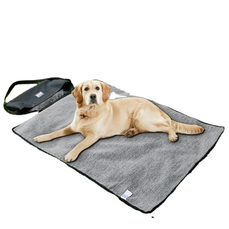 Outdoor Portable Dog Blanket Waterproof Fleece Dog Floor Travel Mat Bed