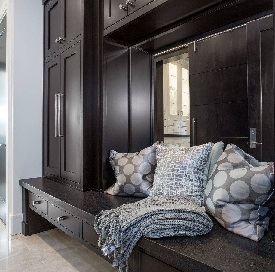 Modern design entry pantry cabinet for mudroom