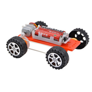 DIY Gear Belt Four-Wheel Drive Vehicle Toys Puzzle Toy Science Technology for Primary and Secondary School Students