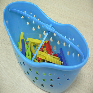 high quality hold all kinds of small sundries clothes pegs with plastic basket pegs in basket