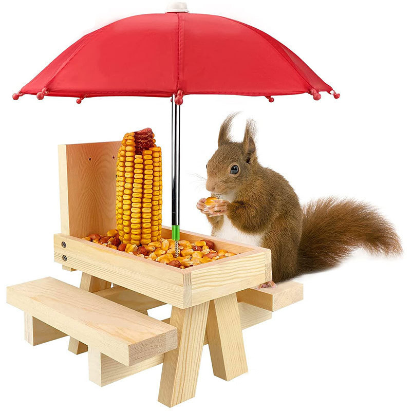 Pet Wooden Squirrel Feeding Outdoor Garden Pendant Squirrel Table Bird Feeder