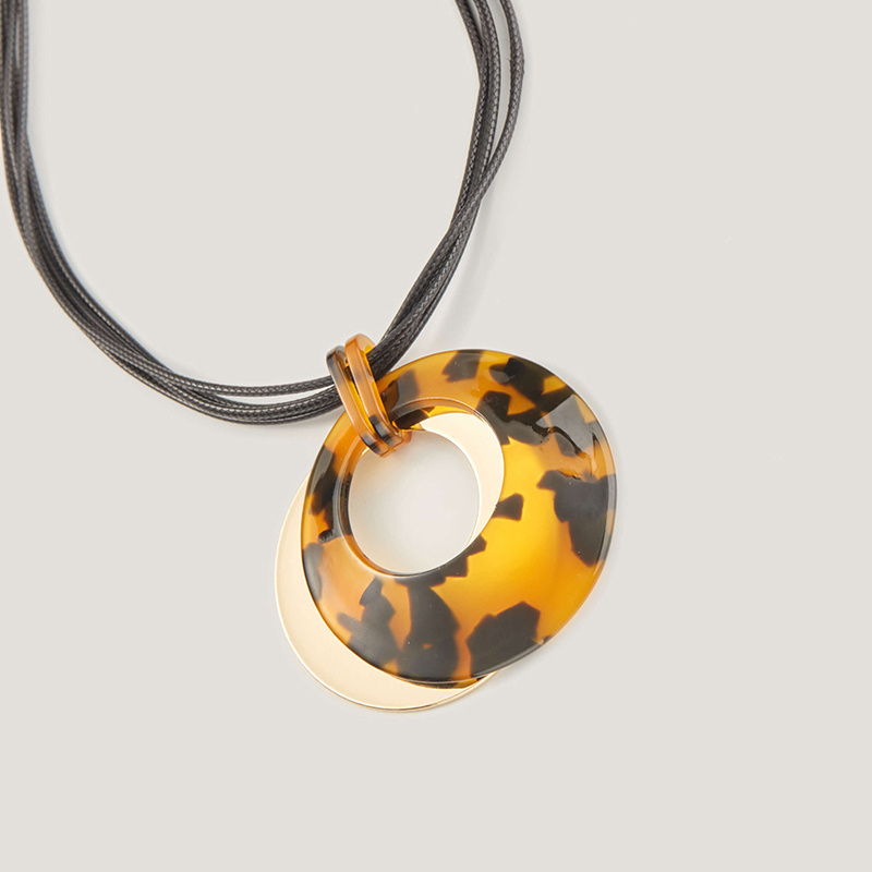 Classic Leopard Print Resin Pendant with Leather Cord High Quality Animal Print Resin Necklace