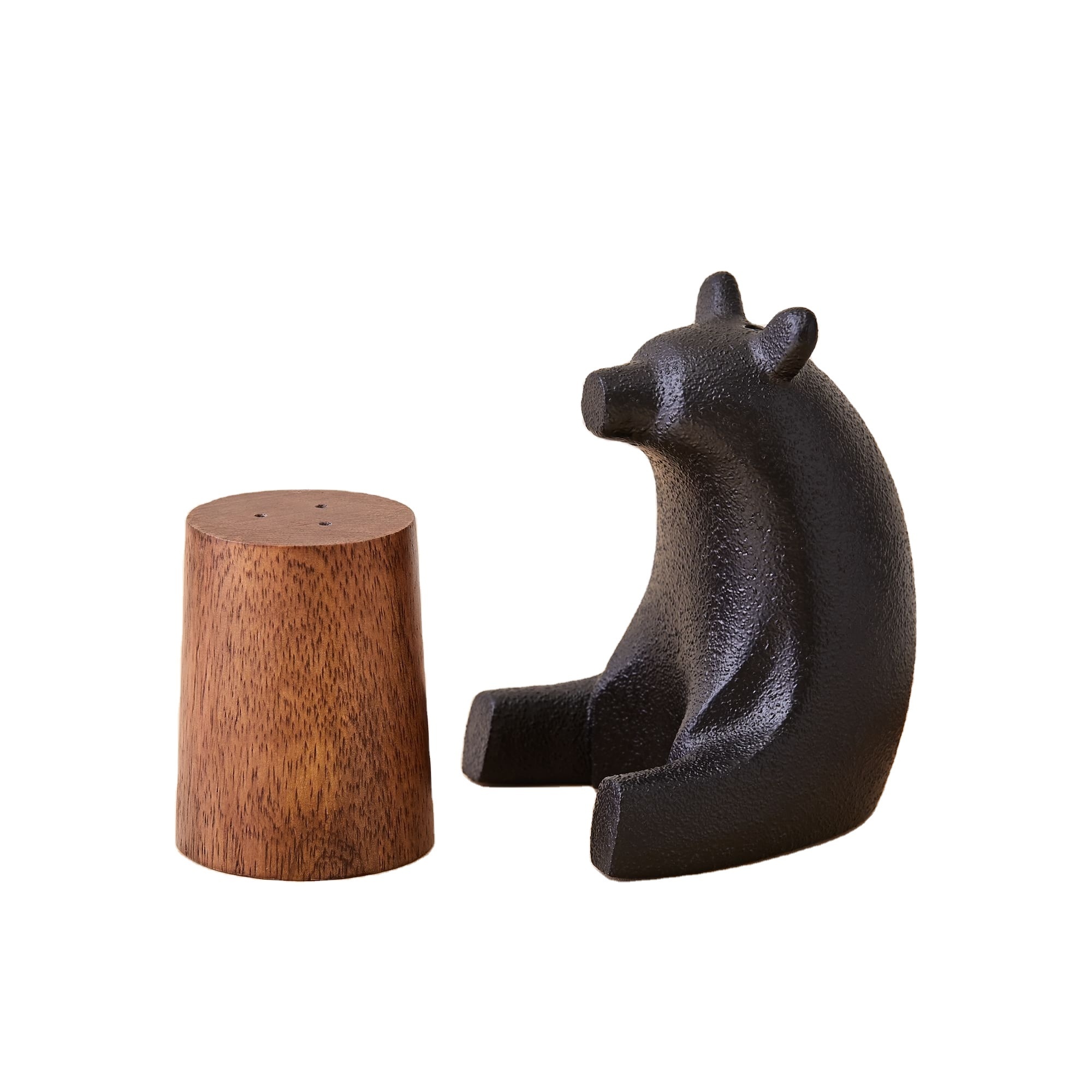 Ceramic salt and pepper shakers bear holding tree stump salt and pepper container