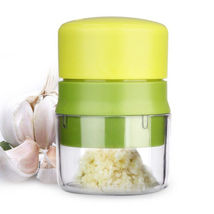 Hot Selling Mini Manual Food Chopper High Quality Kitchen Garlic Vegetable Press Crusher Operated Onion Chopper