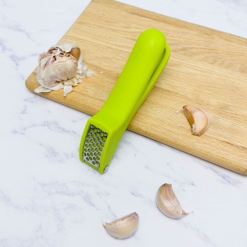 High Quality Helpful Tools For Kitchen Gadgets Garlic Mincer Garlic Press Plastic Garlic Press Crusher