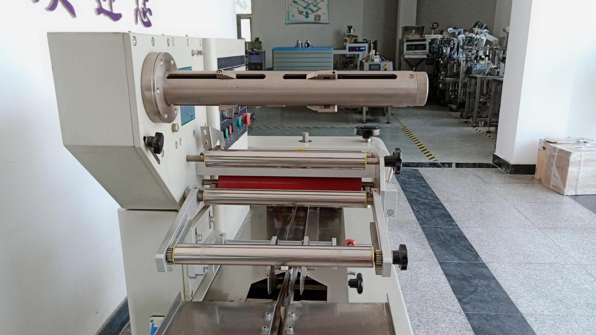 Automatic Pillow Horizontal bread chocolate packing machine price