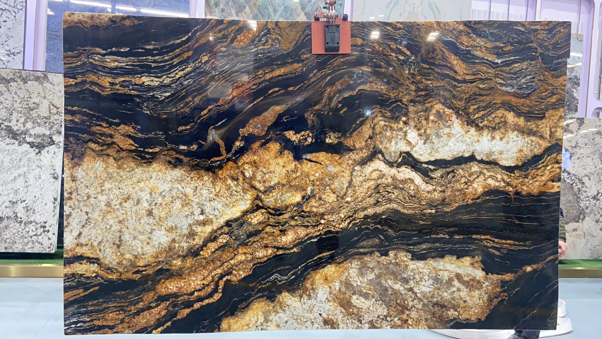 Hight quality granit luxury gold granito granite stone cosmic black granite countertop for kitchen