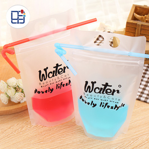 Juice Sealed Drink Pouches Clear Reclosable Hand Held Zipper Plastic Drinking Bags With Plastic Straw