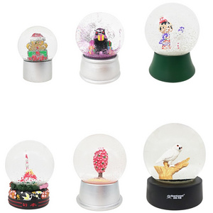 Custom Gift Polyresin Glass Snow Globe Water Glass Ball Handmade Souvenirs Snowball