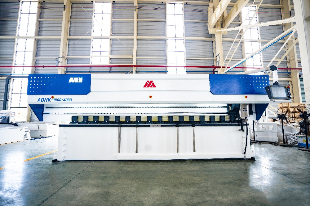 Cnc Hydraulic Vertical Stainless Steel 4 Meters Steel Sheet Metal Slotting Machine V Grooving Machine Metal V Groover Machine