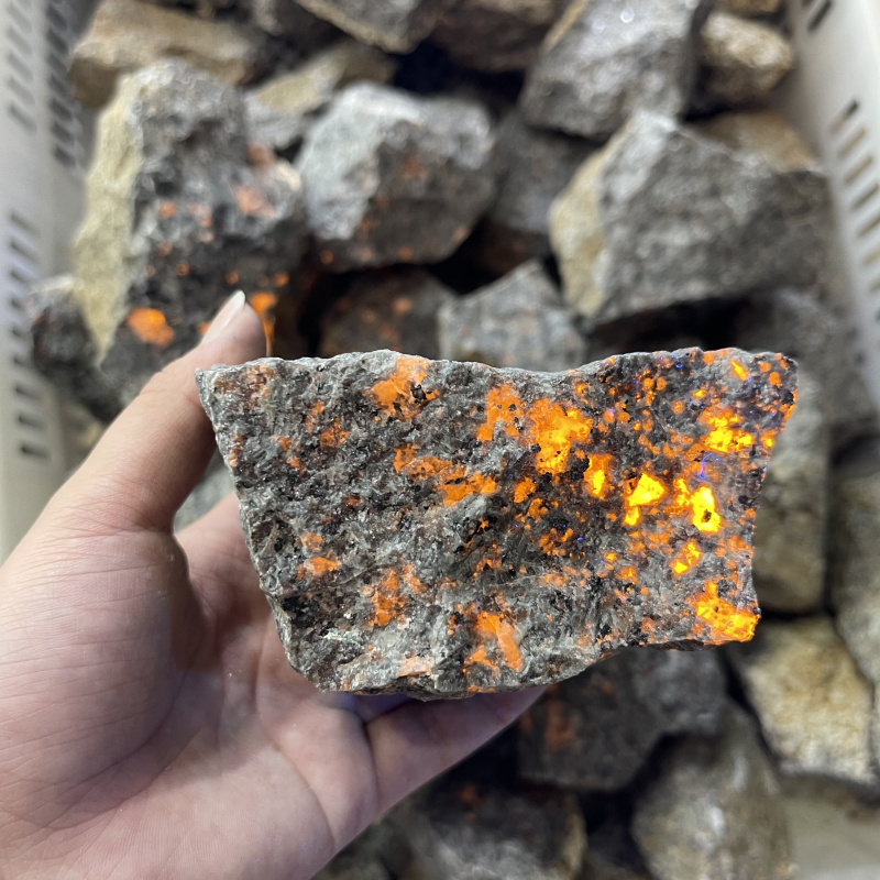 Wholesale Natural rare rough crystal mineral specimen quartz rocks flash flame stone raw stone