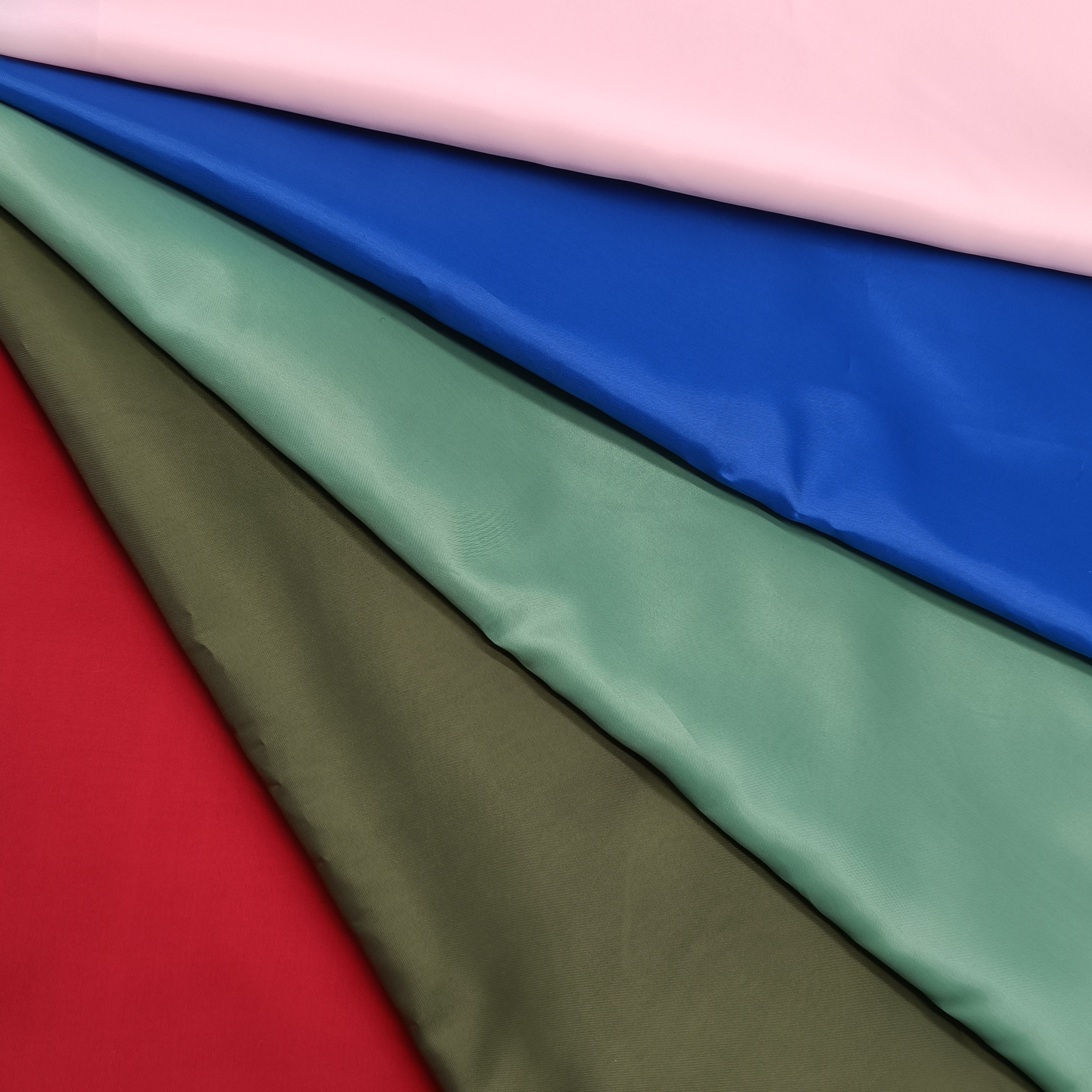 Popular  plain dyed 210T polyester taffeta lining fabric for jacket and bag