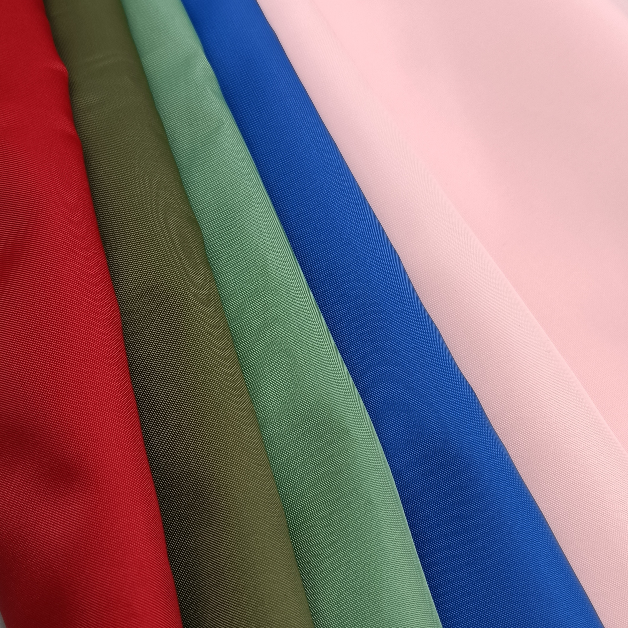 Popular  plain dyed 210T polyester taffeta lining fabric for jacket and bag