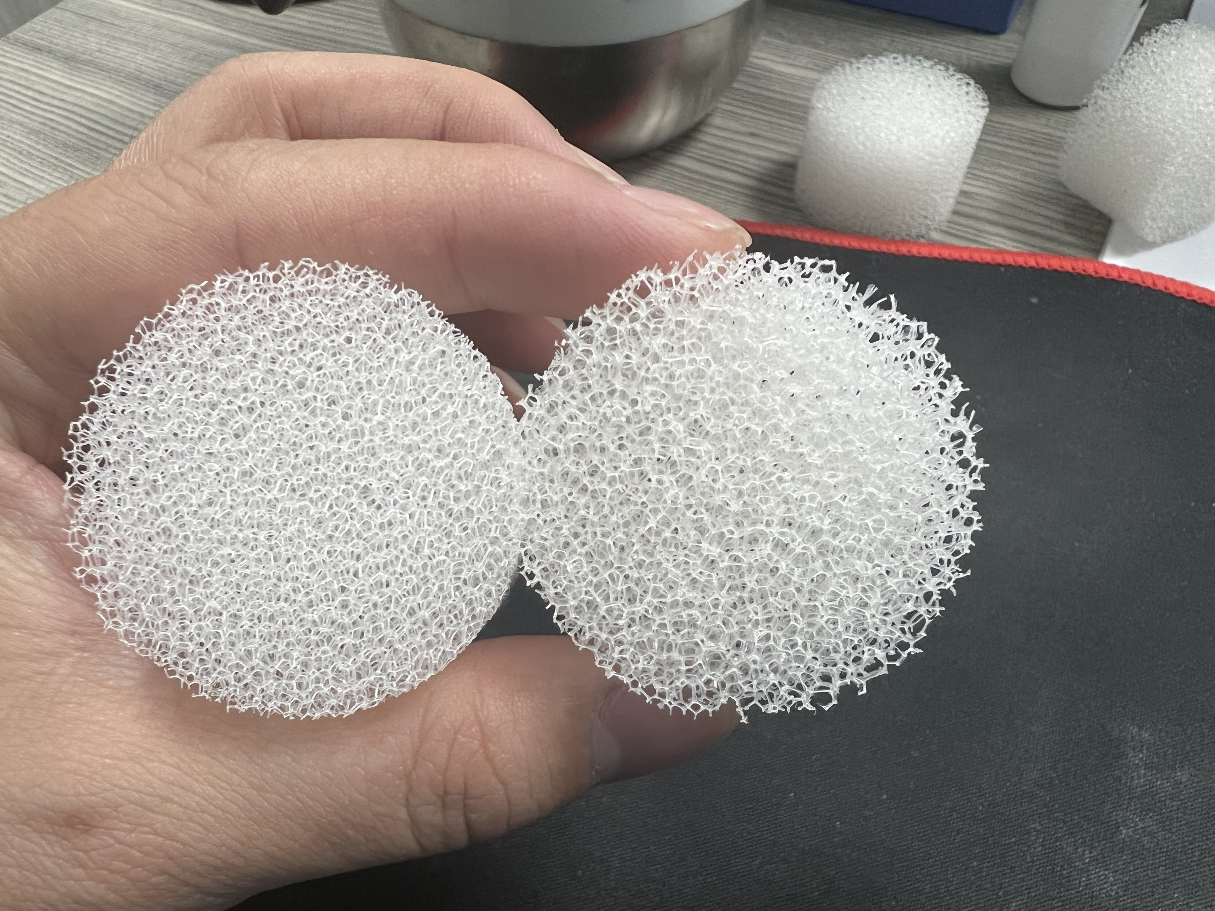 Reticulated Polyurethane Cylinder Foam in 15ppi 20ppi 30ppi 35ppi 40ppi 50ppi Mushroom House Open Cell White Color Filter Sponge