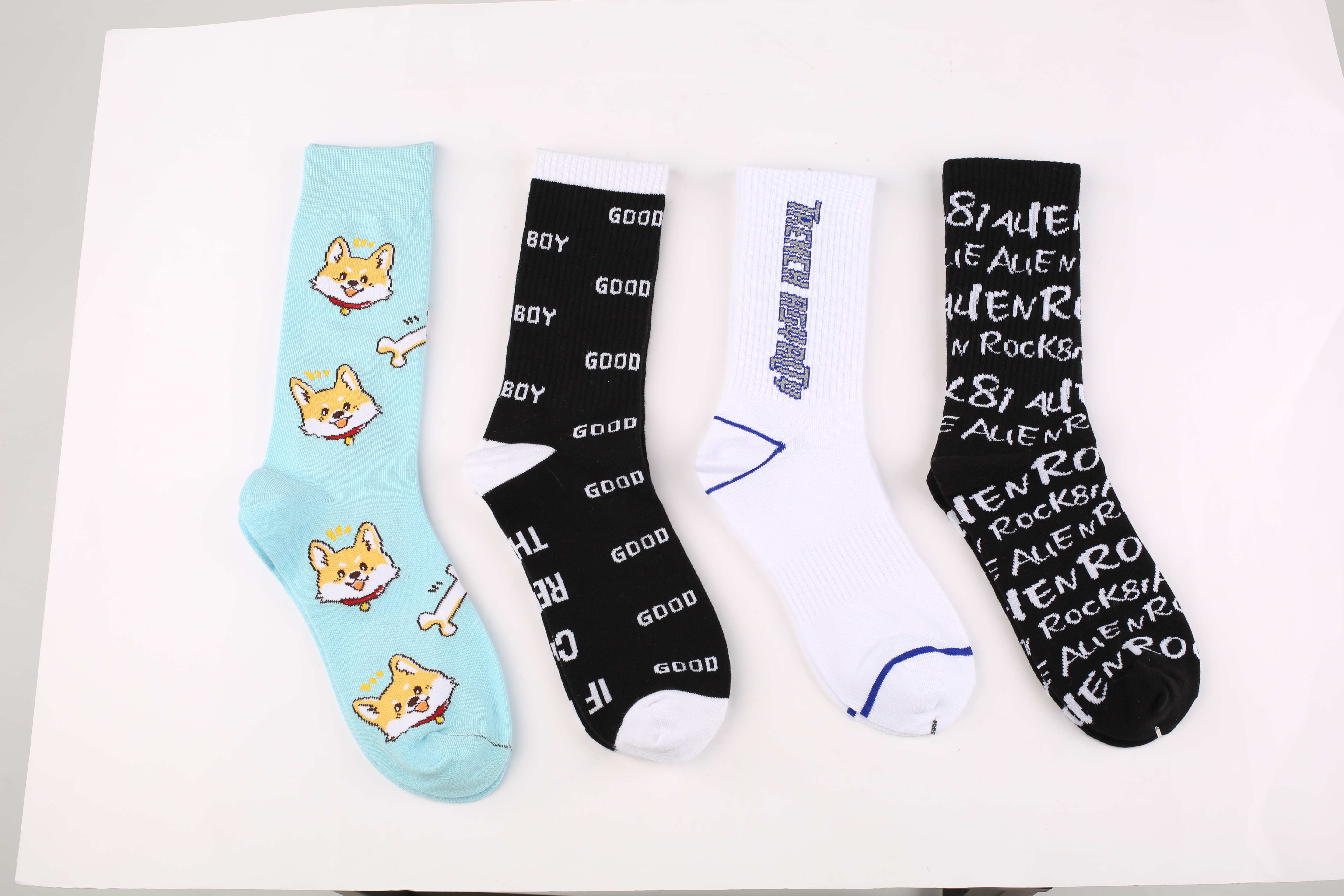 2023 Wholesale Custom Socks High Quality Custom Grip Yoga Cotton Socks Winter Summer Unisex Socks Custom Design