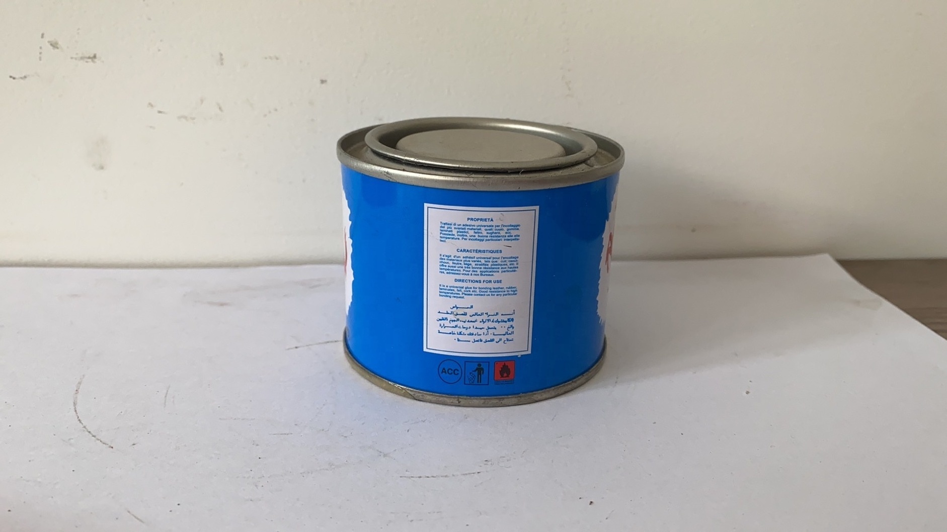 ALL-PURPOSE GLUE FOR SEALING CONSTRUCTION