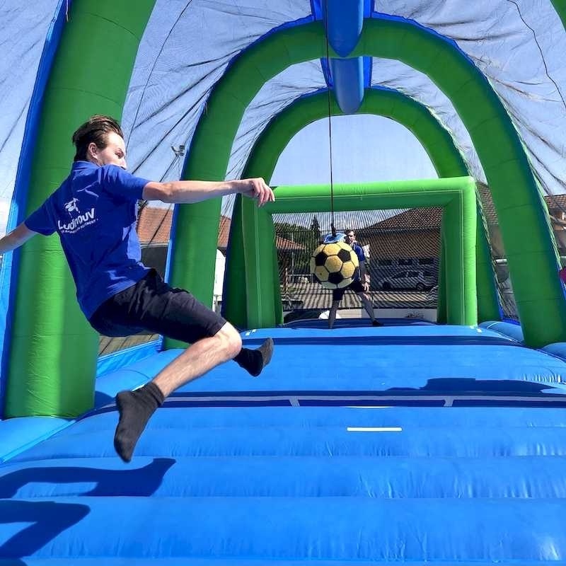 Inflatable Multi Sports Arena Acrobatic Arena Gonflable Football And Handball Matches Giant Bouncy Castle Team Building