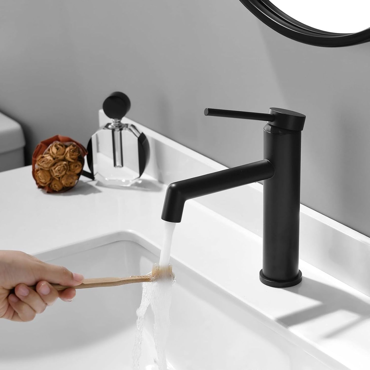 Matte Black Bathroom Sink Faucet, Single Hole Single Handle Modern RV Bathroom Faucet