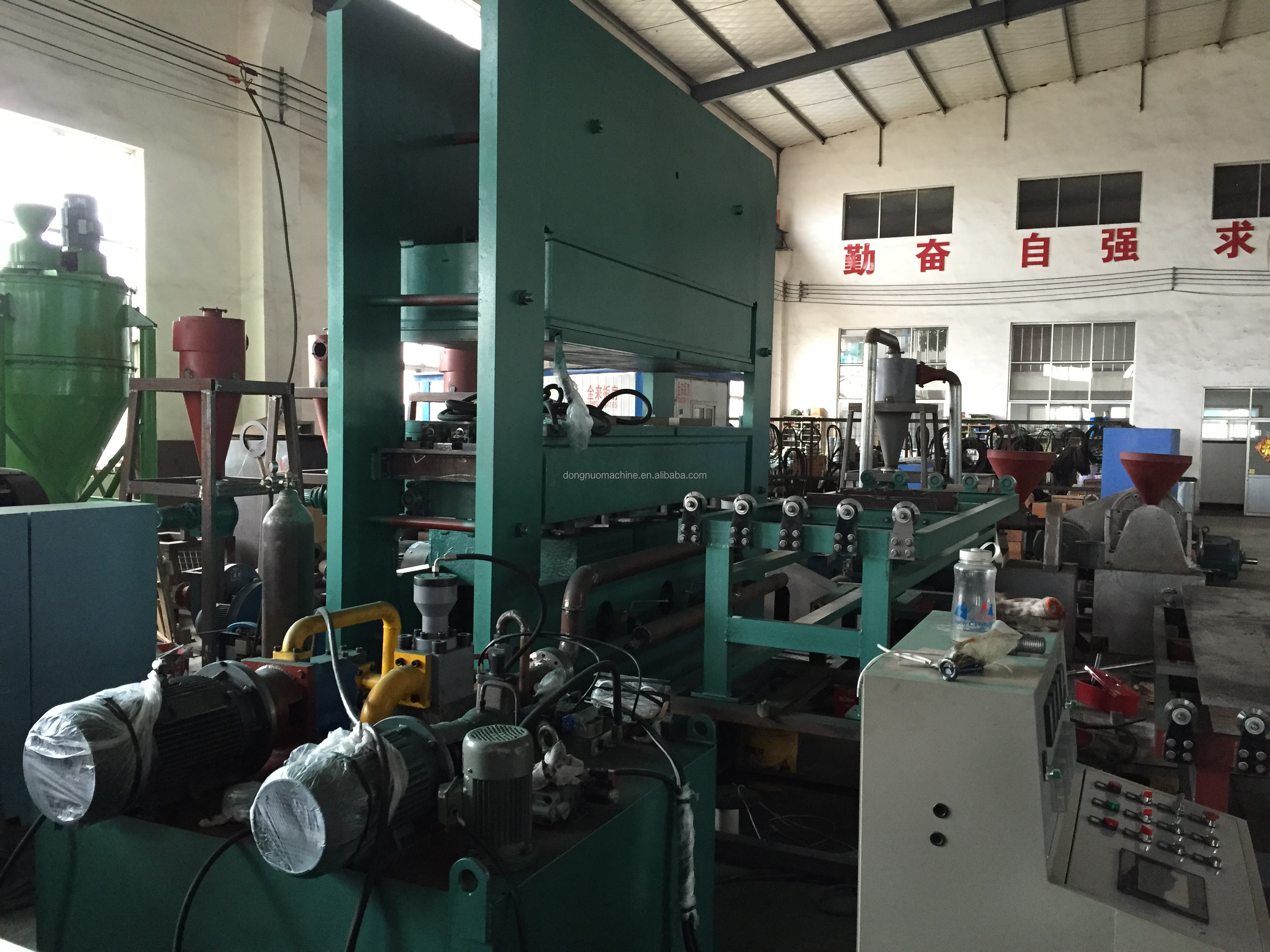 Hot Selling! tire recapping mold machine/tyre tread vulcanizing press machine/tyre tread making machine production line