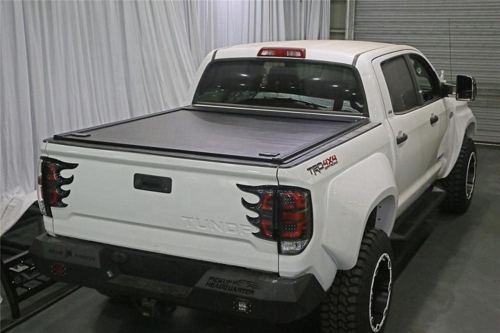 Aluminum Hand Roller Lid  Bed Tonneau Cover With Lock For Hilux Revo 2015+