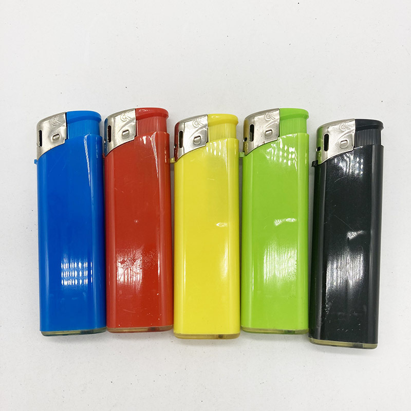 2021 Dongyi Outdoor Camping Smoking Disposable Plastic electric Lighters