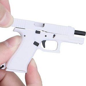 Custom Pistol Shape Keychain Plastic Realistic Gun Model Toy Key Chain Bag Pendant Ornament Gift for Men Women Friends