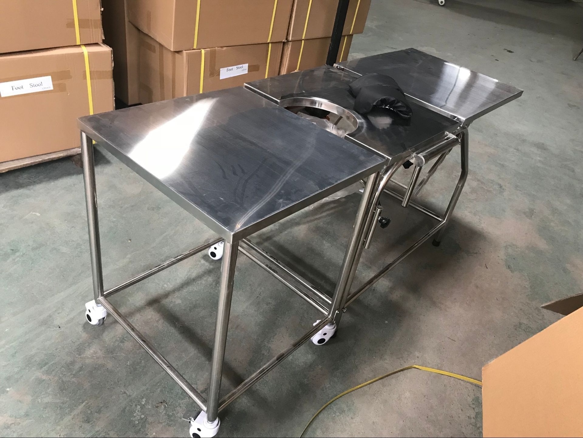 Factory Portable Exam Table With Stirrups Obstetric/Gynecological Delivery Bed