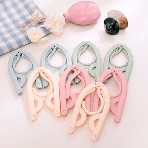 Non Slip Multifunction Creative Clothes Rack Thicken Folding Portable Plastic Cloth Hanger For Travel Home Drying Clothes