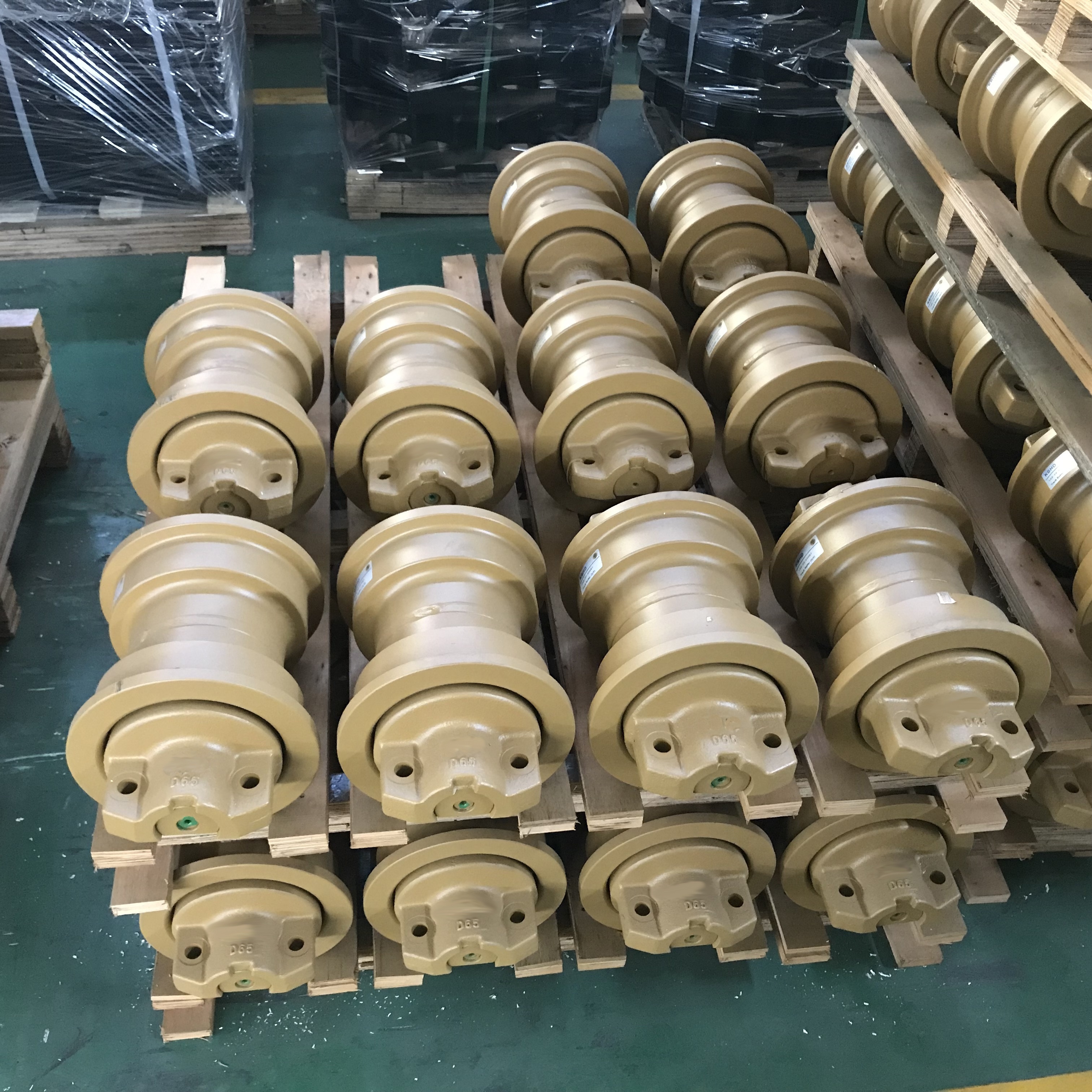 D65 Bulldozer Undercarriage Parts 141-30-00570 KM116 KM868 Bottom Roller For Dozer Track Roller