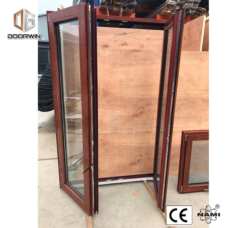 Hawaii Aluminium and Wood Inward Triple Glass Tilt and turn Window Wood Cladding Aluminium Tilt and Turn Window with handle