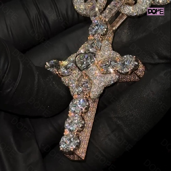 HipHop Mossanite Pendant Iced Out Rose Gold Plated Cross 925 Silver Heart Cut Custom Moissanite Pendant