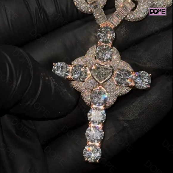 HipHop Mossanite Pendant Iced Out Rose Gold Plated Cross 925 Silver Heart Cut Custom Moissanite Pendant