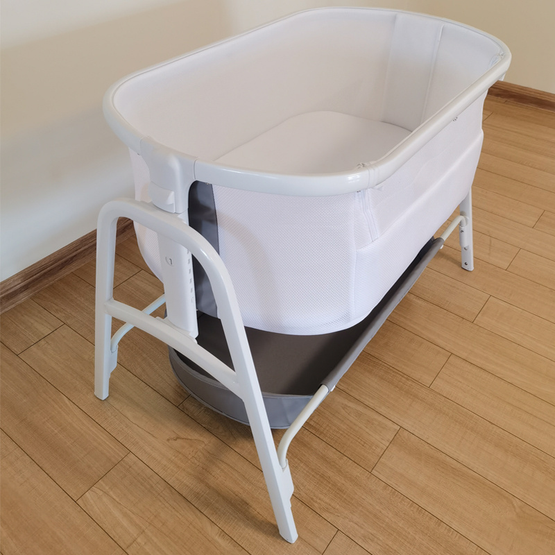 High Quality New Born Adjustable Assembled Baby Crib connect with adult bed