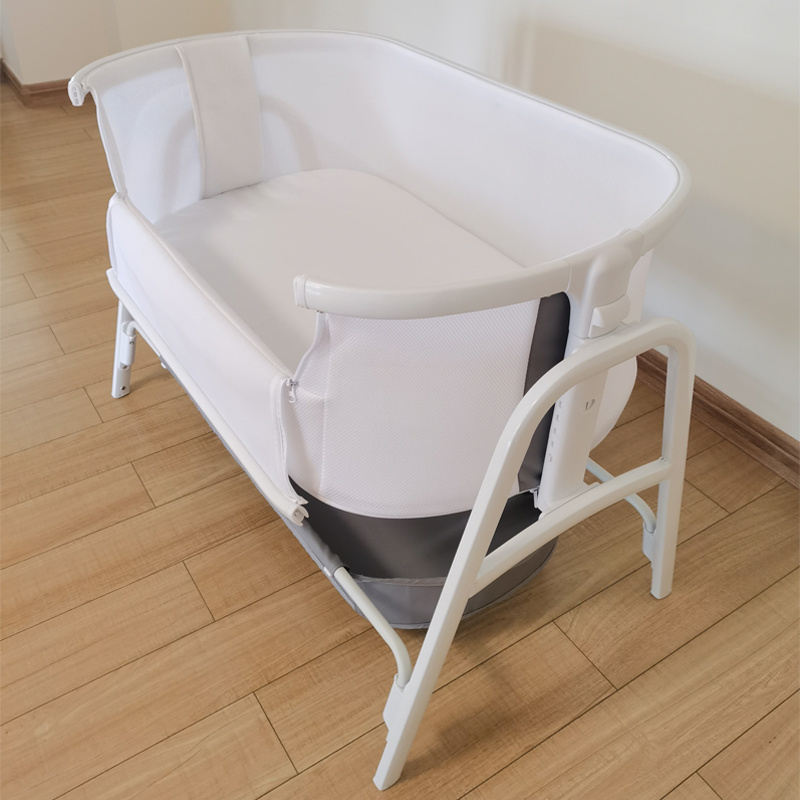 High Quality New Born Adjustable Assembled Baby Crib connect with adult bed