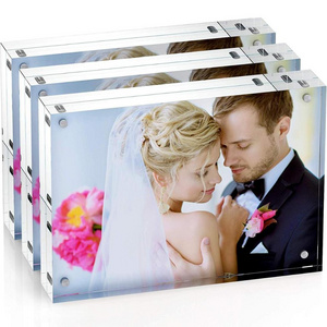 Factory wholesale 4x6 5x7  8x10  8.5x11 Curved Clear Magnetic Organic Glass Photo Frames Acrylic Picture Frame