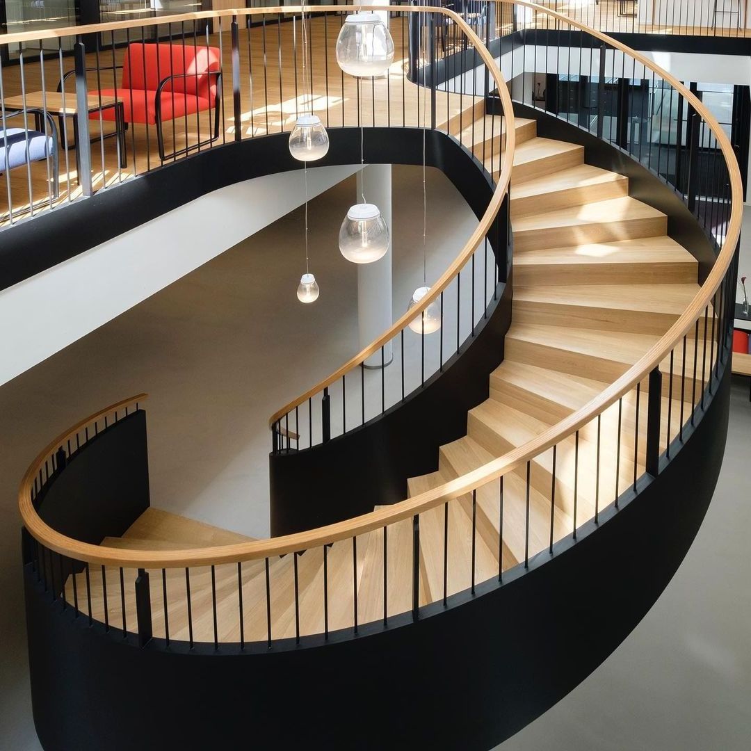 Modern Arc/curved staircase wooden tread powder coating plate beam curved/American style solid wood tread stairs