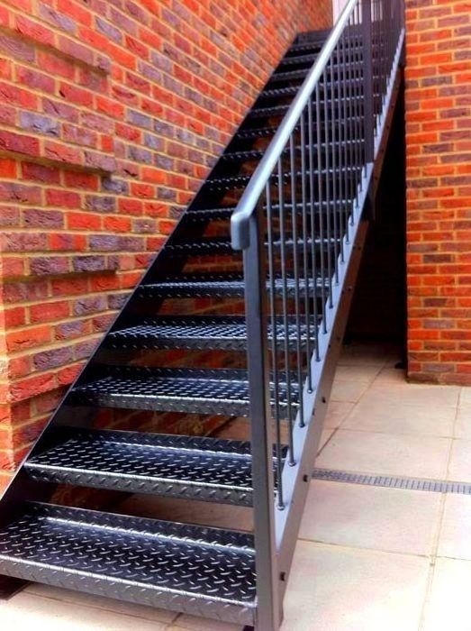 Durable and High Quality Simple Design Outdoor Carbon Steel Staircase Design Galvanized Straight Staircase