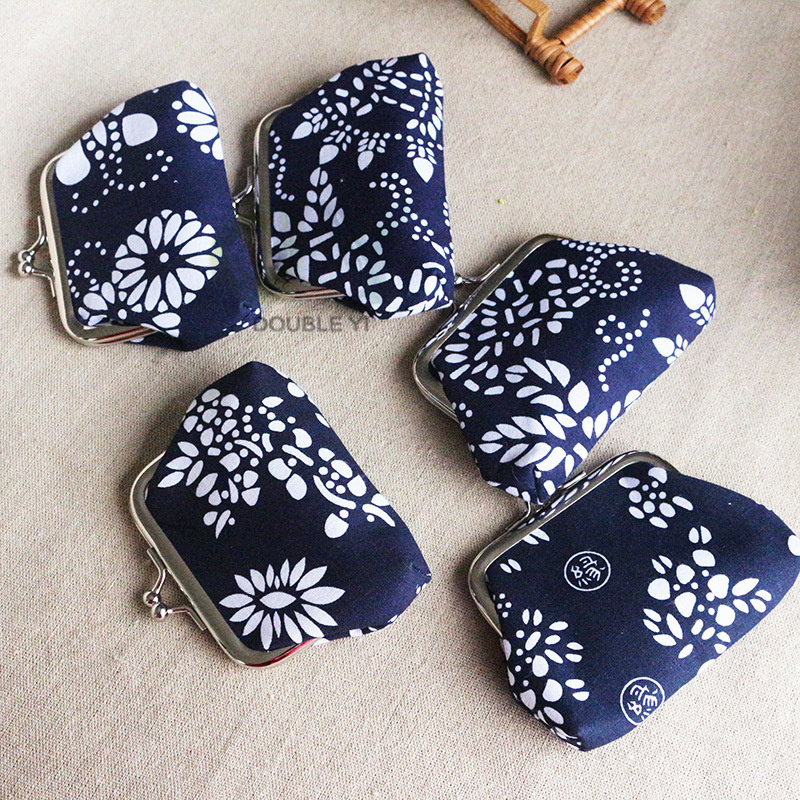 Wholesale Chinese Ethnic Style Blue Batik Coin Bag Retro Folk Art Canvas Buckle Bag Handheld Mini Coin Purse