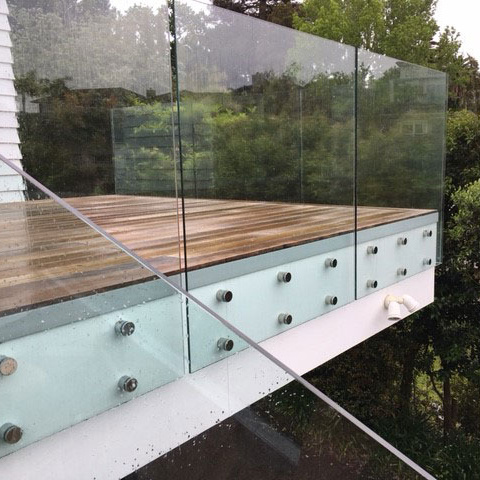 Australia Popular Customized Spigot Glass Railing Tempered 12 mm glass railing From Foshan Factory