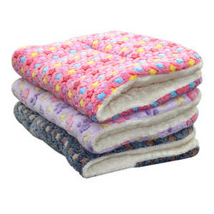 Wholesale Customized Washable Luxury Pet Bed Thickened Flannel Warm Cat Dog Mat Blanket