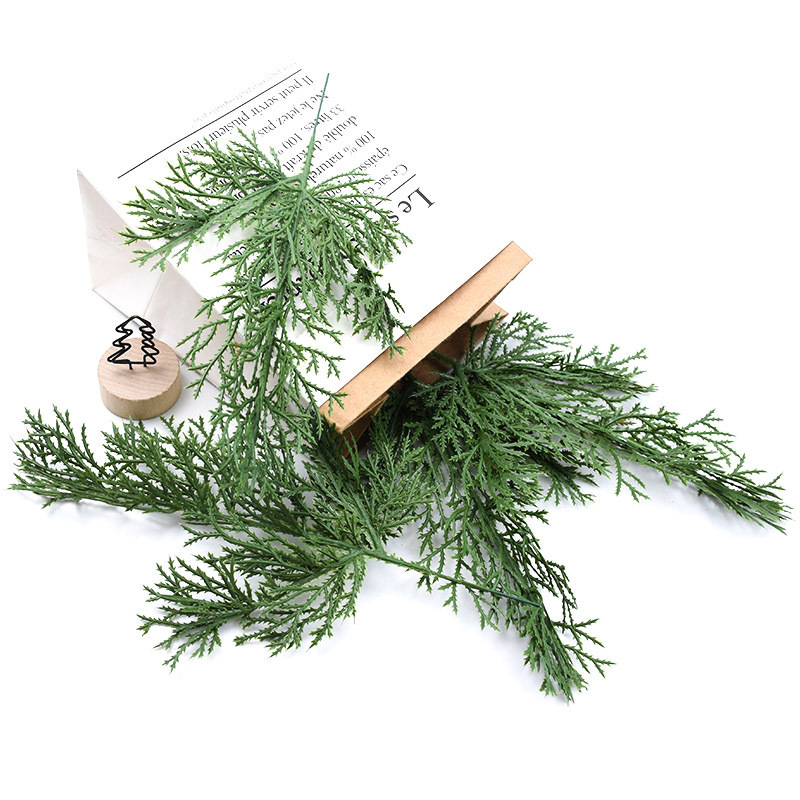 Simulation pine branches leaves Christmas tree Christmas circle decoration green false pine cedar pine branches and leaves