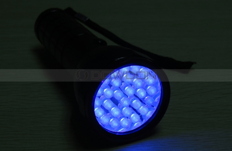 28 LED Invisible Black Light Ultraviolet UV Light Pet Urine Detector