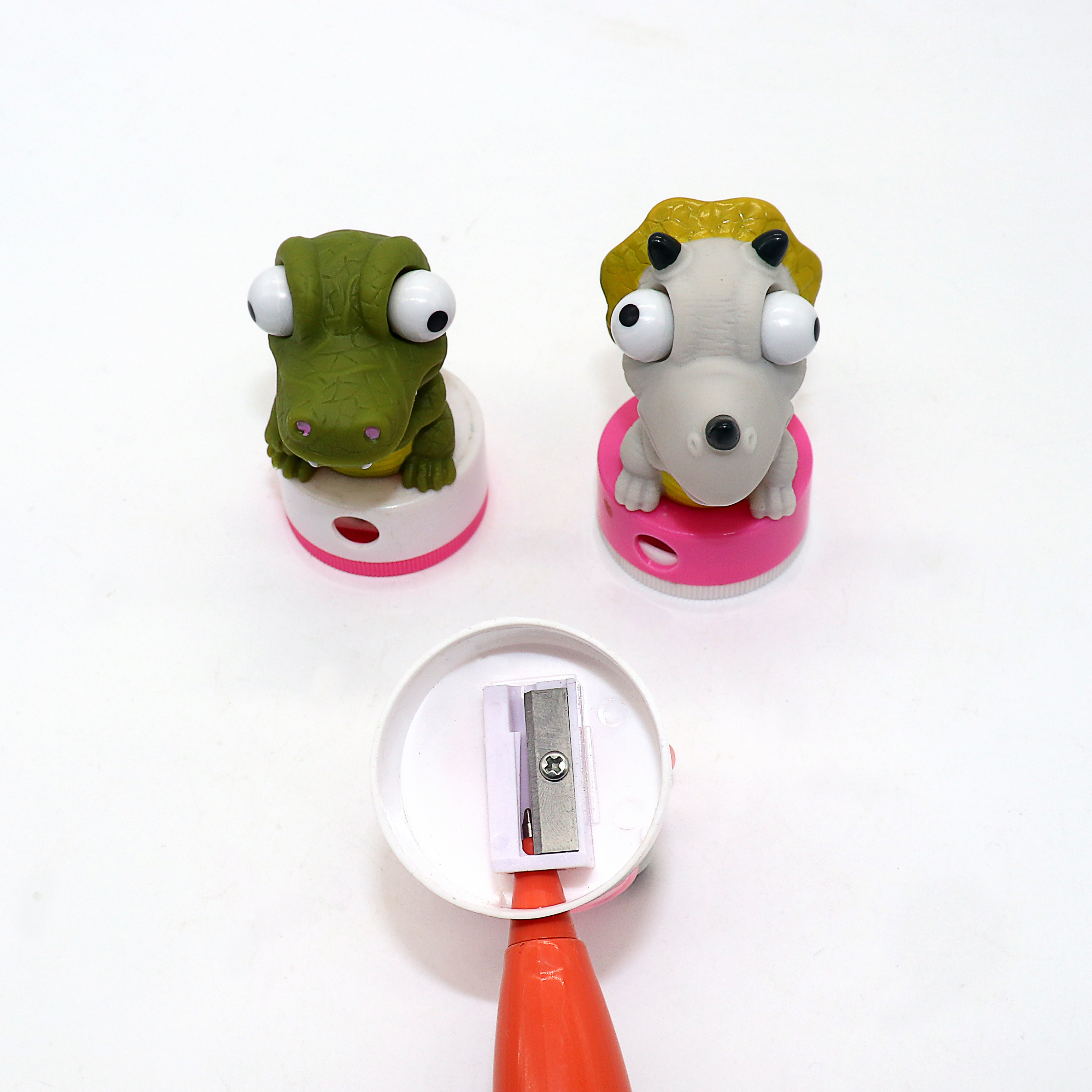 Promotional funny animal plastic pencil sharpener 3d eyes popper animal sharpener topper