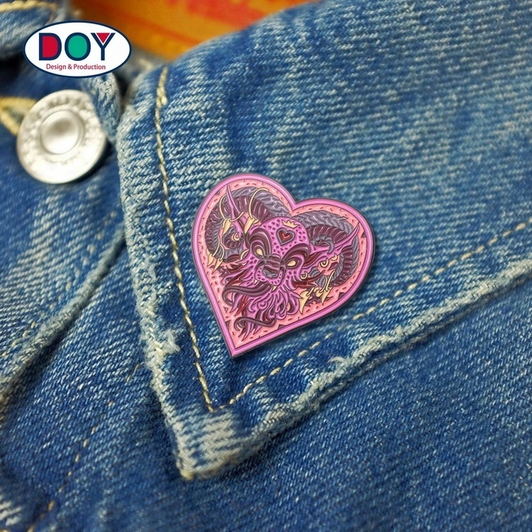 New Design Custom 3D Heart Shape Logo Metal Soft Enamels Badges Lapel Pins with Soft Rubber Clutch