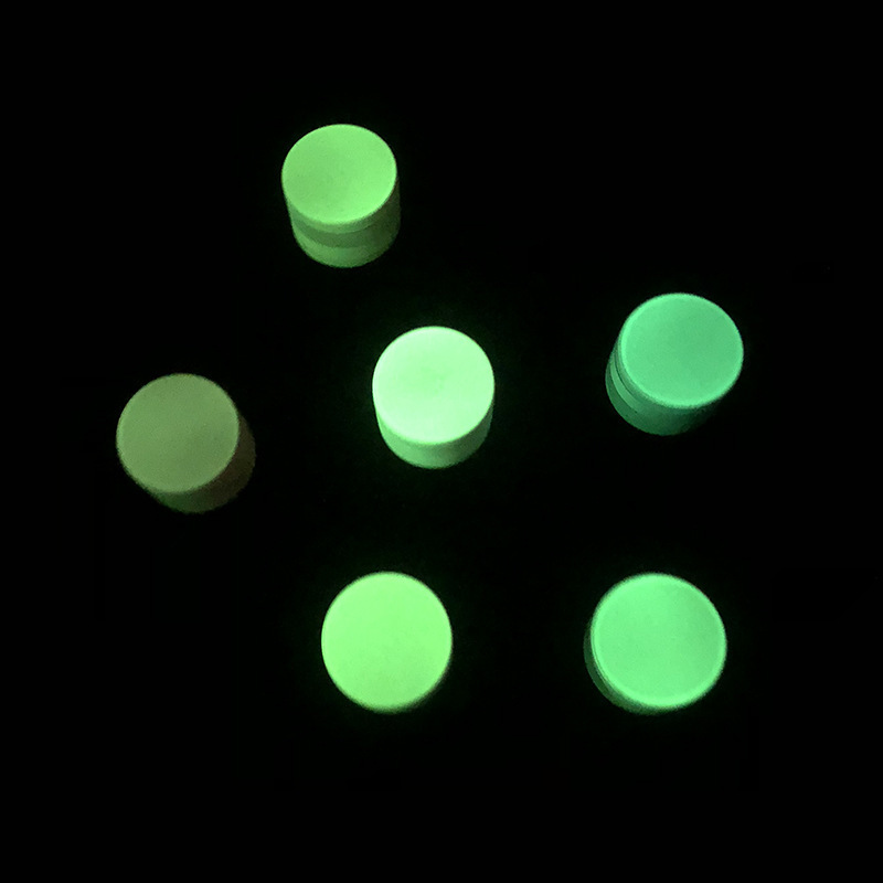 New wholesale glow in the dark herb grinder manual spice crusher custom logo luminous metal grinder glowing at night