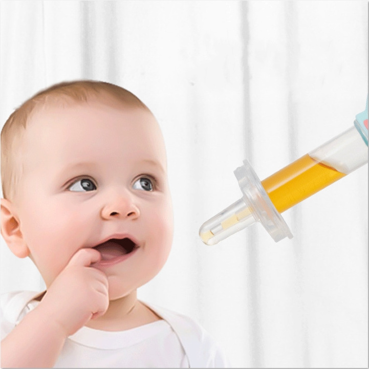 New pacifier head syringe water and medicine feeder