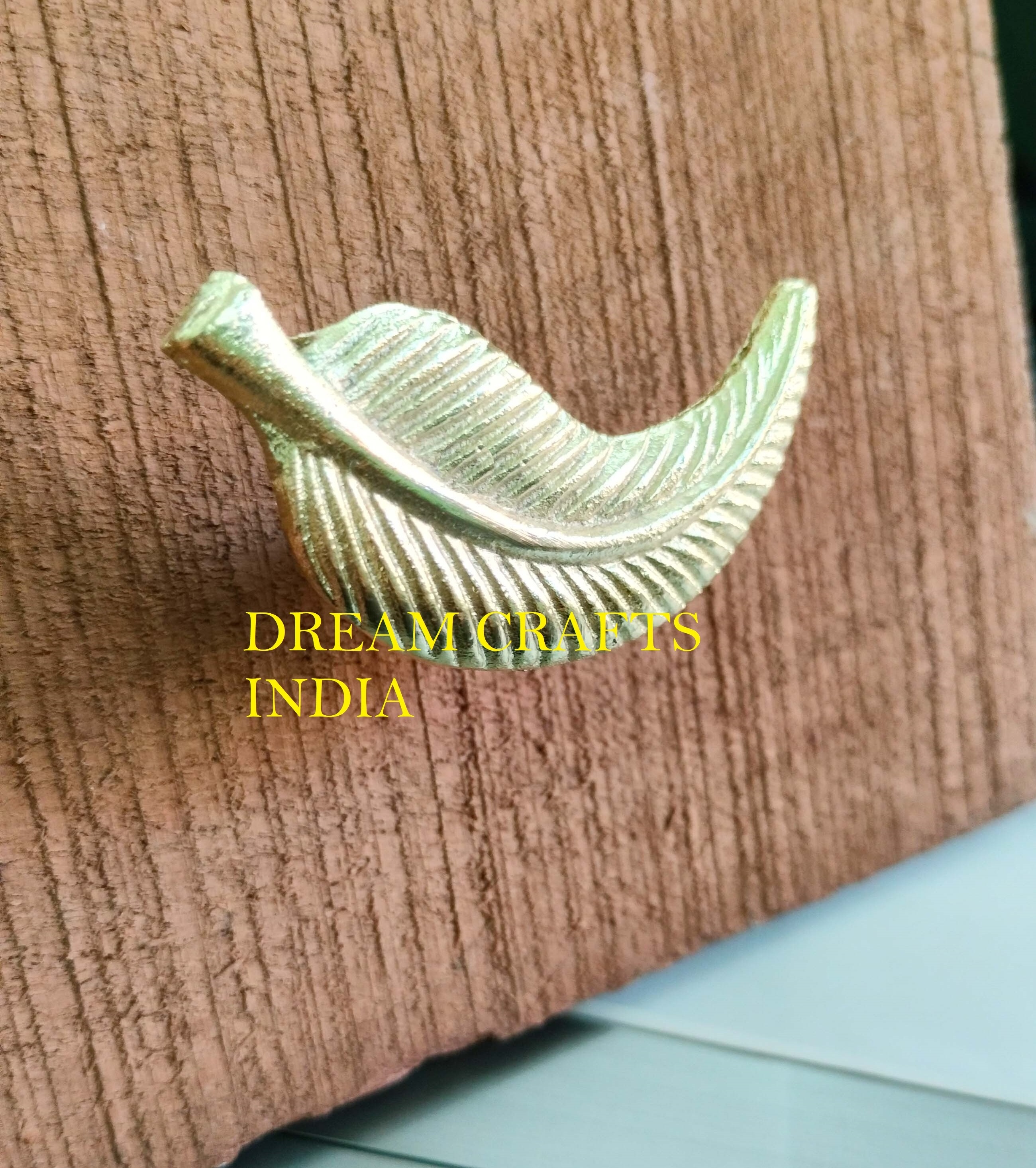 Brass Furniture Knob India Personalized Designs Golden Cabinet Knobs Drawer Pulls Durable Shiny Leaf Metal Kitchen Handles Sales